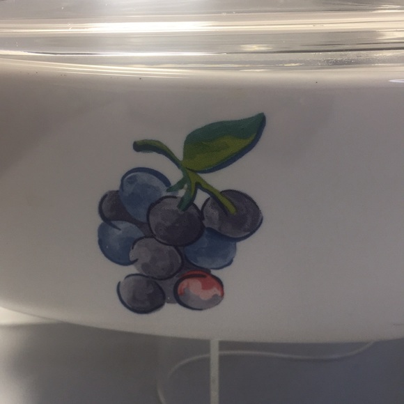 Vintage Corning Ware 1.5 liter casserole with lid “Fruit Basket”-grapes - Picture 2 of 10